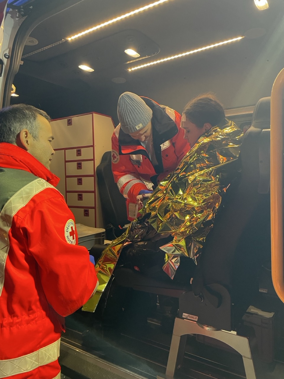 Pat. SK3 Versorgung SanWD Ein weiterer Grün gesichteter Patient wird versorgt