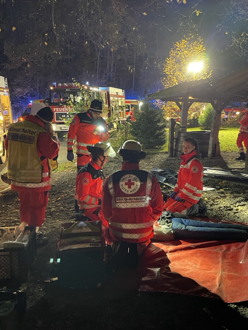 PAL Patientenversorgung Ein kritischer Patient wird an der Patientenablage versorgt